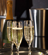 mise en situation bouteille brut champagne Guy Tixier
